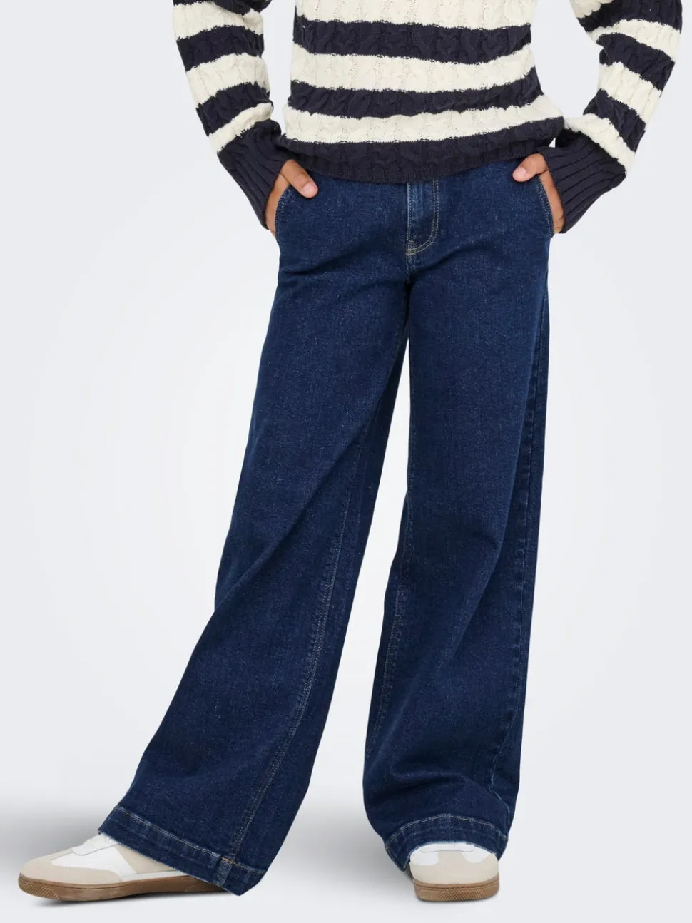 KOGNEW Weiter Beinschnitt Jeans