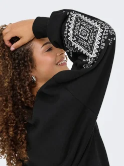 ONLCALLY Sweatshirt