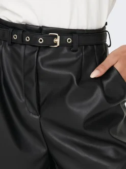 ONLHEIDI Mittlere Taille Normal geschnitten Kunstledershorts