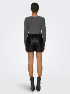 JDYALAIA Mittlere Taille Normal geschnitten Kunstledershorts