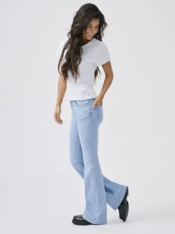 ONLBLUSH Mittlere Taille Retro-Fit, ausgestellt Jeans