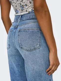 ONLELLA Mittlere Taille Normal geschnitten Jeans-Shorts