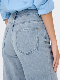 ONLELLA Mittlere Taille Gerade geschnitten Jeans