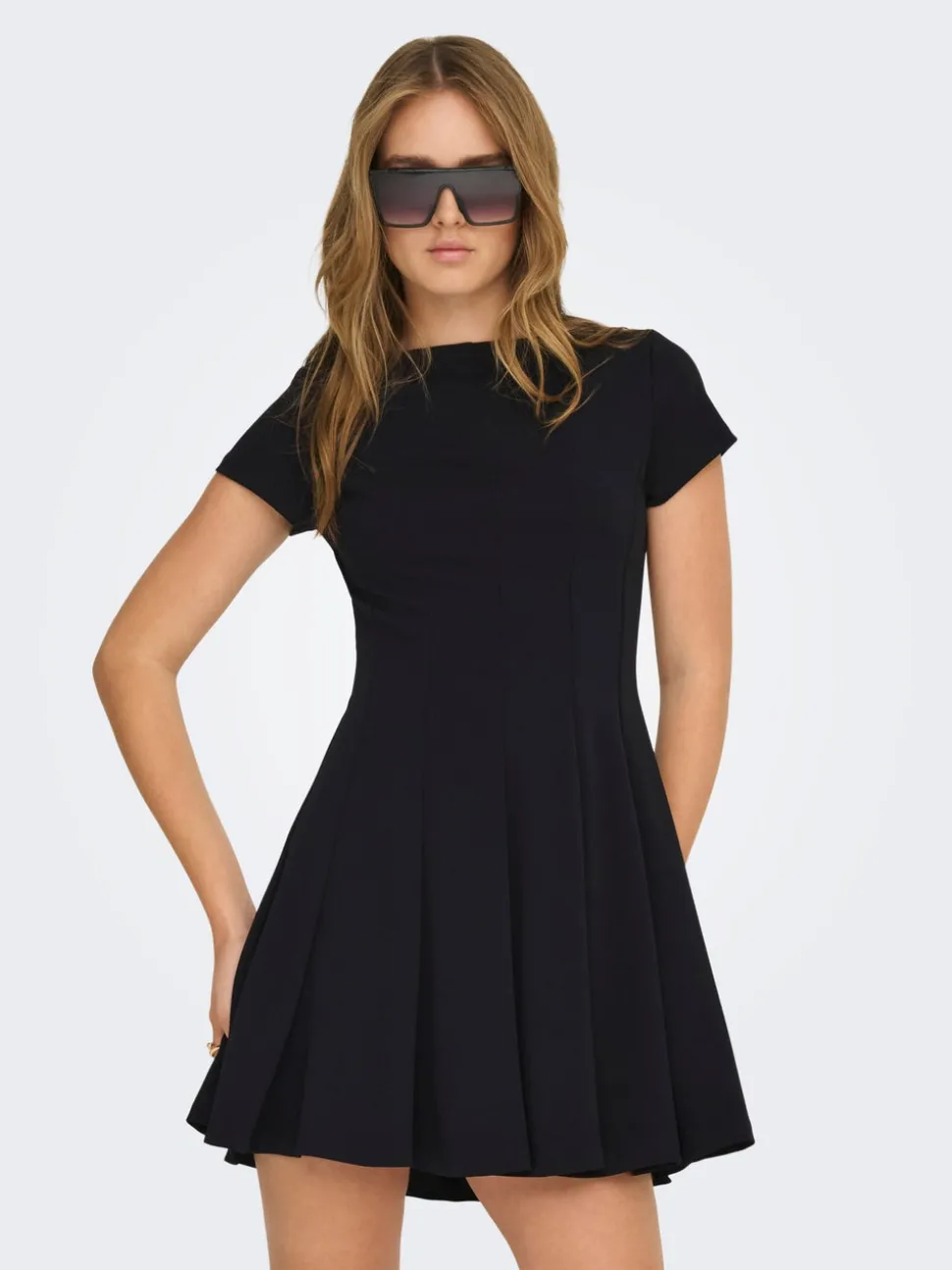 ONLEVI Kurzes Kleid