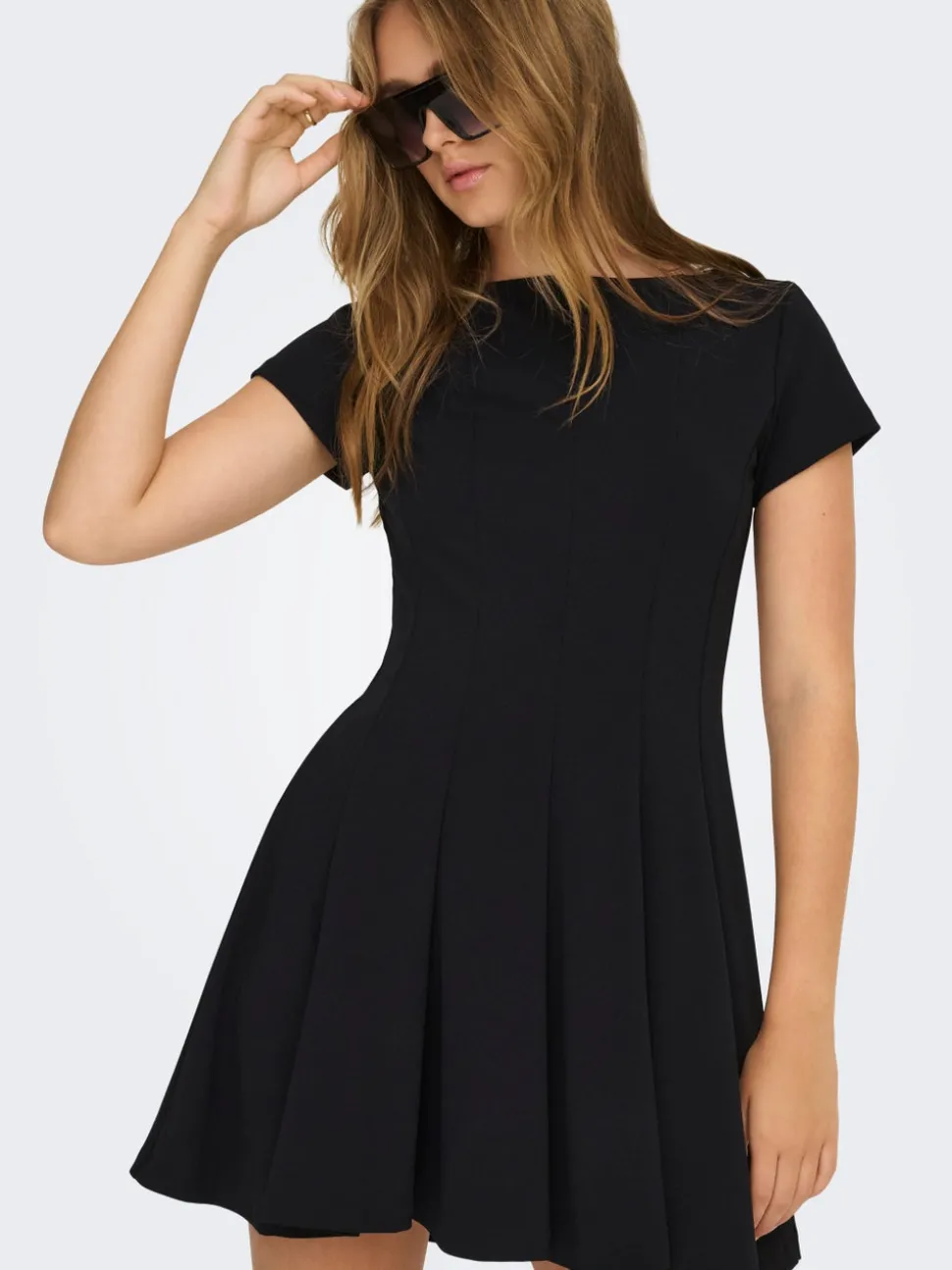 ONLEVI Kurzes Kleid