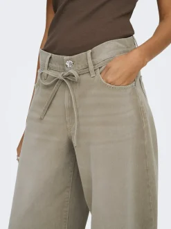 ONLGIANNA Mittlere Taille Gerade geschnitten Jeans