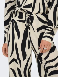 ONLSAKURA Locker geschnitten Hose