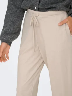 ONLSAKURA Locker geschnitten Hose